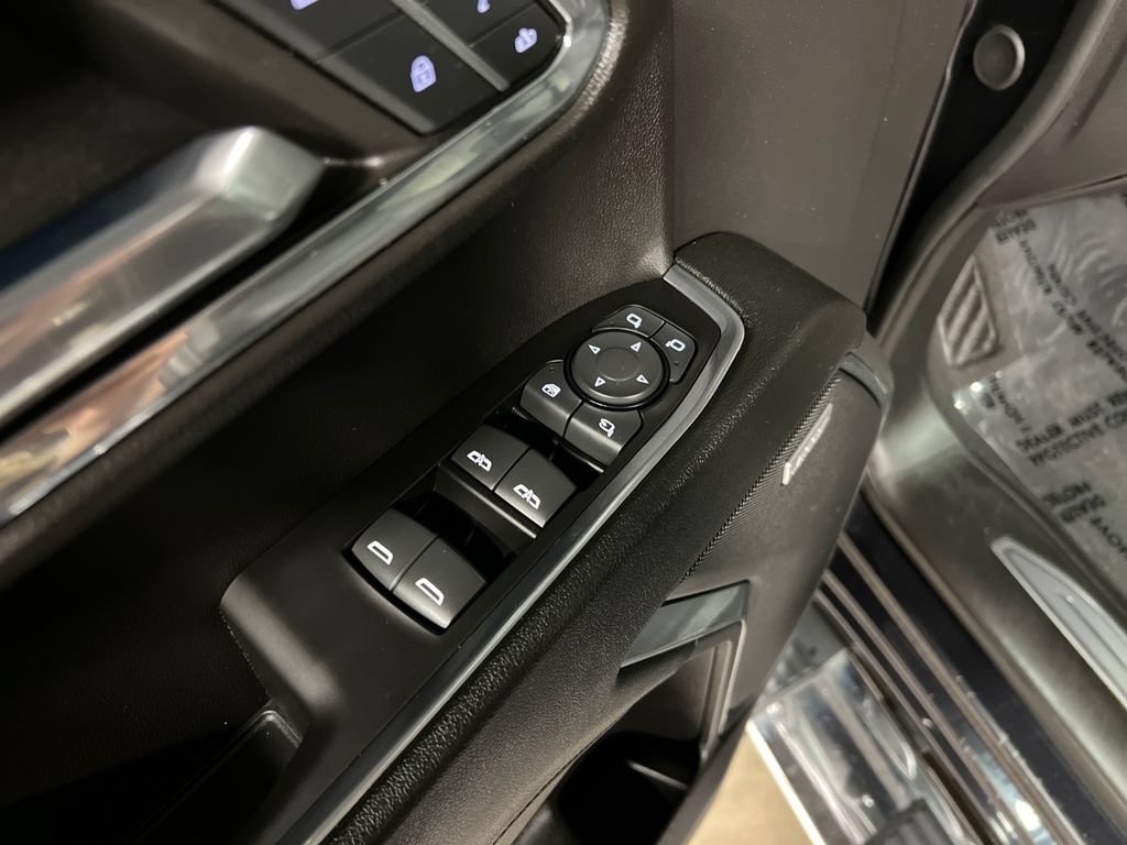 2024 GMC Sierra 1500 SLT - Photo 17