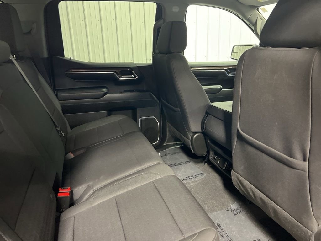 2023 Chevrolet Silverado 1500 RST - Photo 11