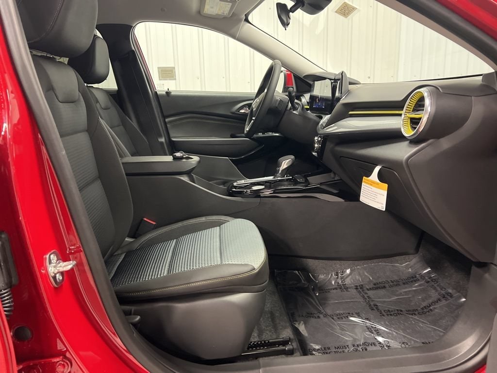 2026 Chevrolet Trax LT - Photo 8
