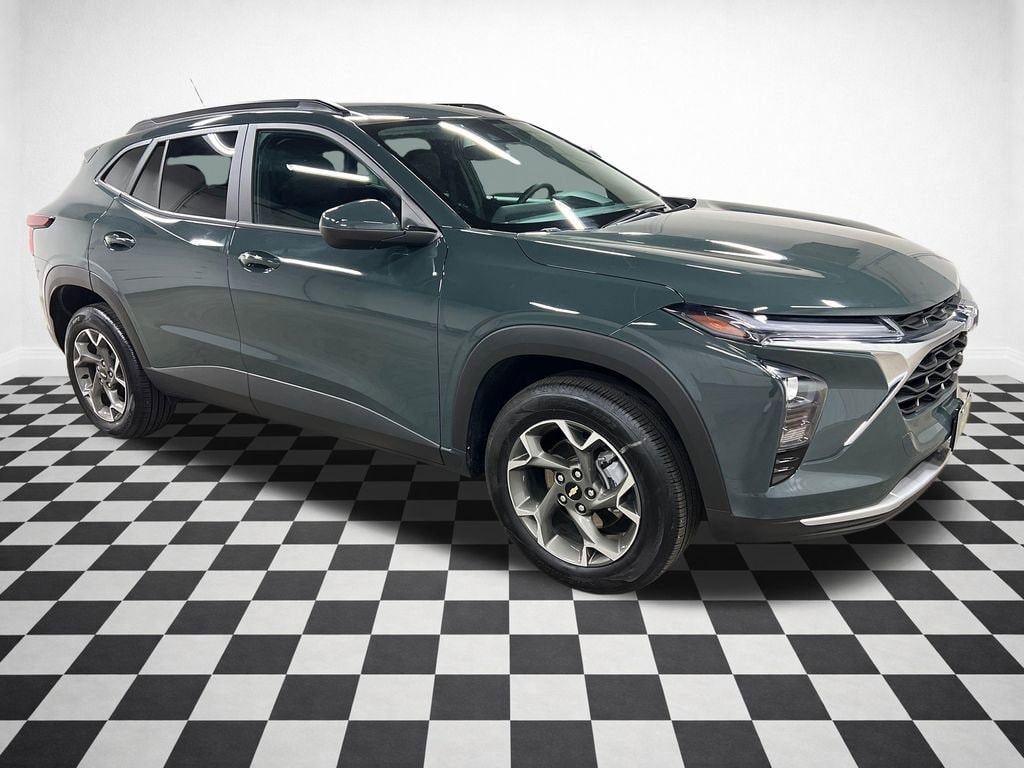 2025 Chevrolet Trax LT's photo