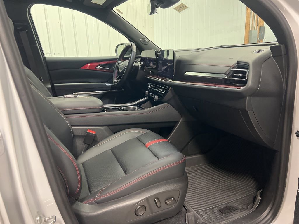 2024 Chevrolet Traverse RS - Photo 9