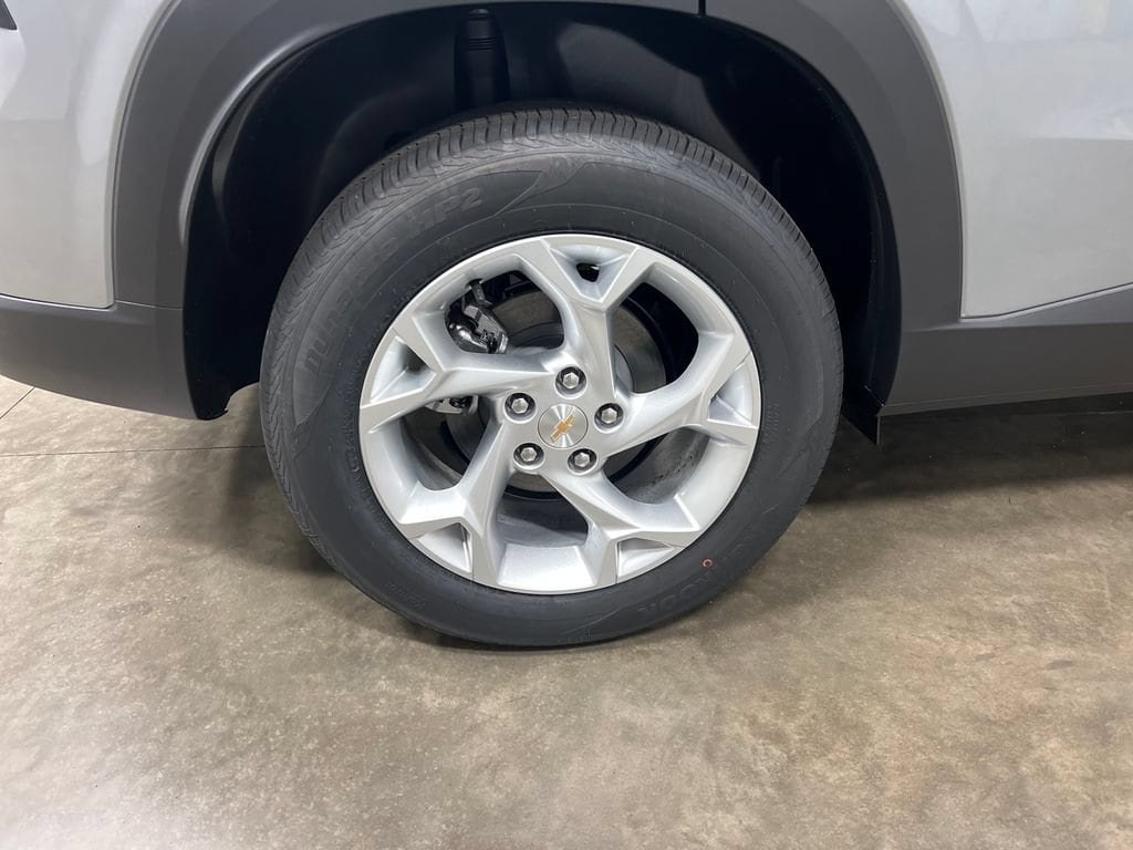 2026 Chevrolet Trax LS - Photo 9