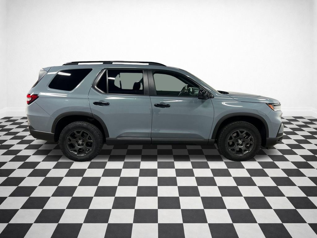 Used 2025 Honda Pilot TrailSport SUV