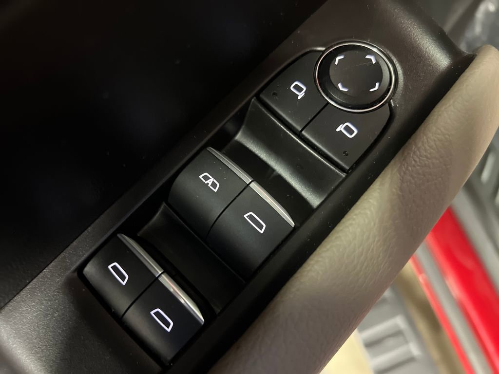 2024 GMC Canyon Denali - Photo 16