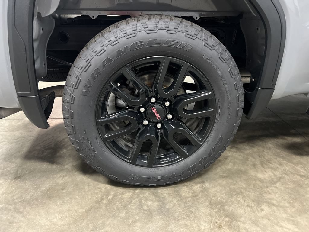 2024 GMC Sierra 1500 Elevation - Photo 10