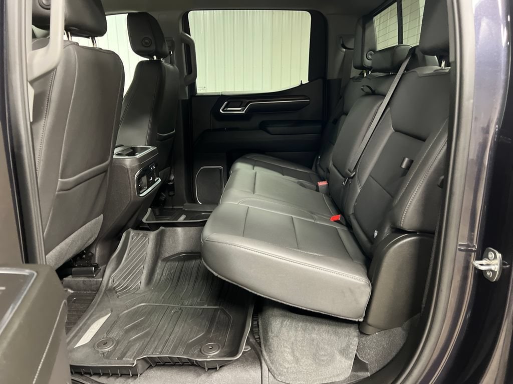 2024 GMC Sierra 1500 SLT - Photo 14