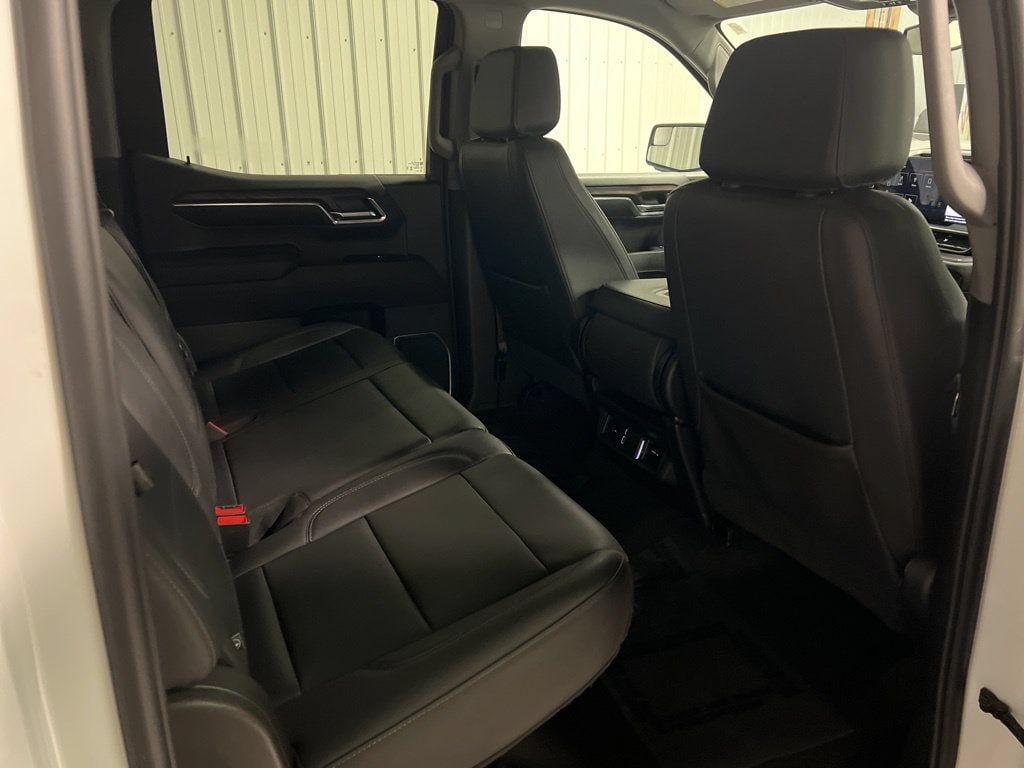 2024 GMC Sierra 1500 SLT - Photo 11