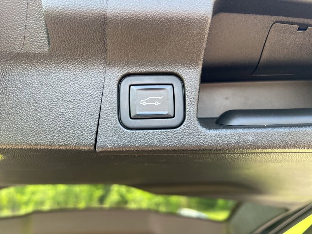 2023 GMC Acadia SLE - Photo 8
