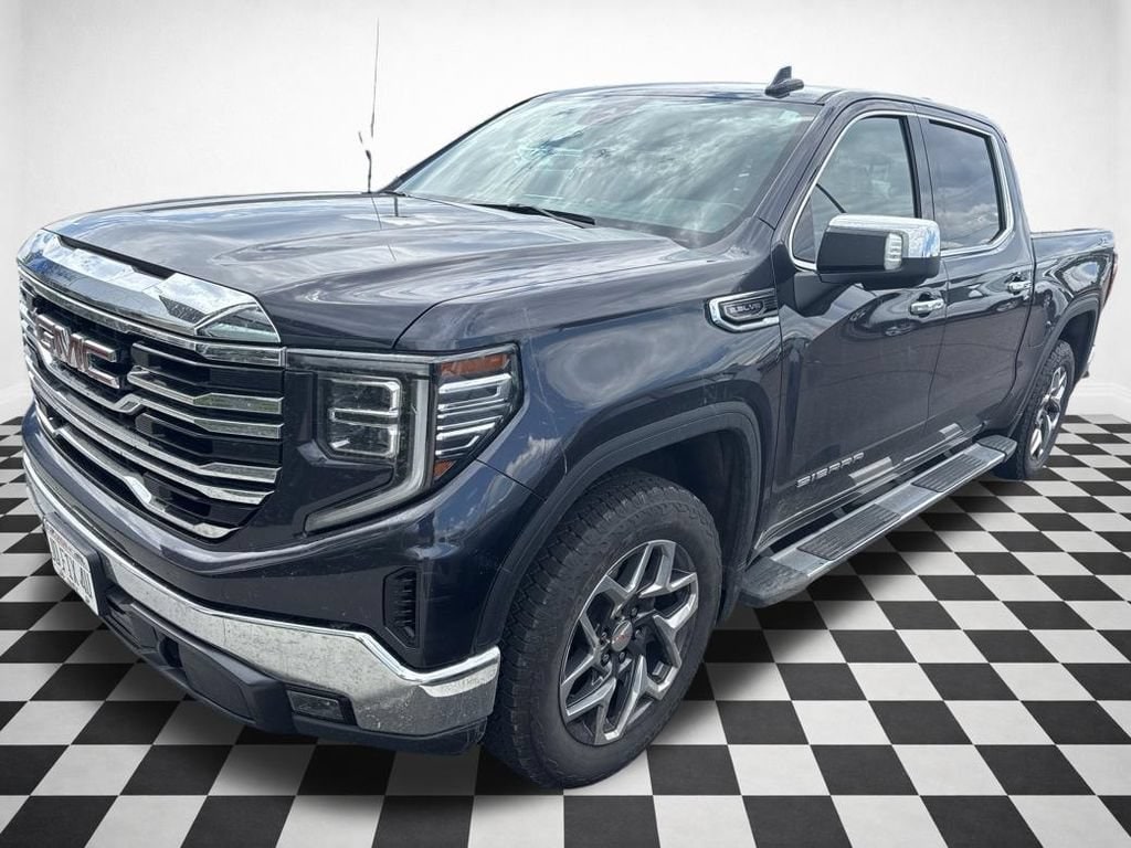 2023 GMC Sierra 4WD Crew Cab Short Box SLT's photo