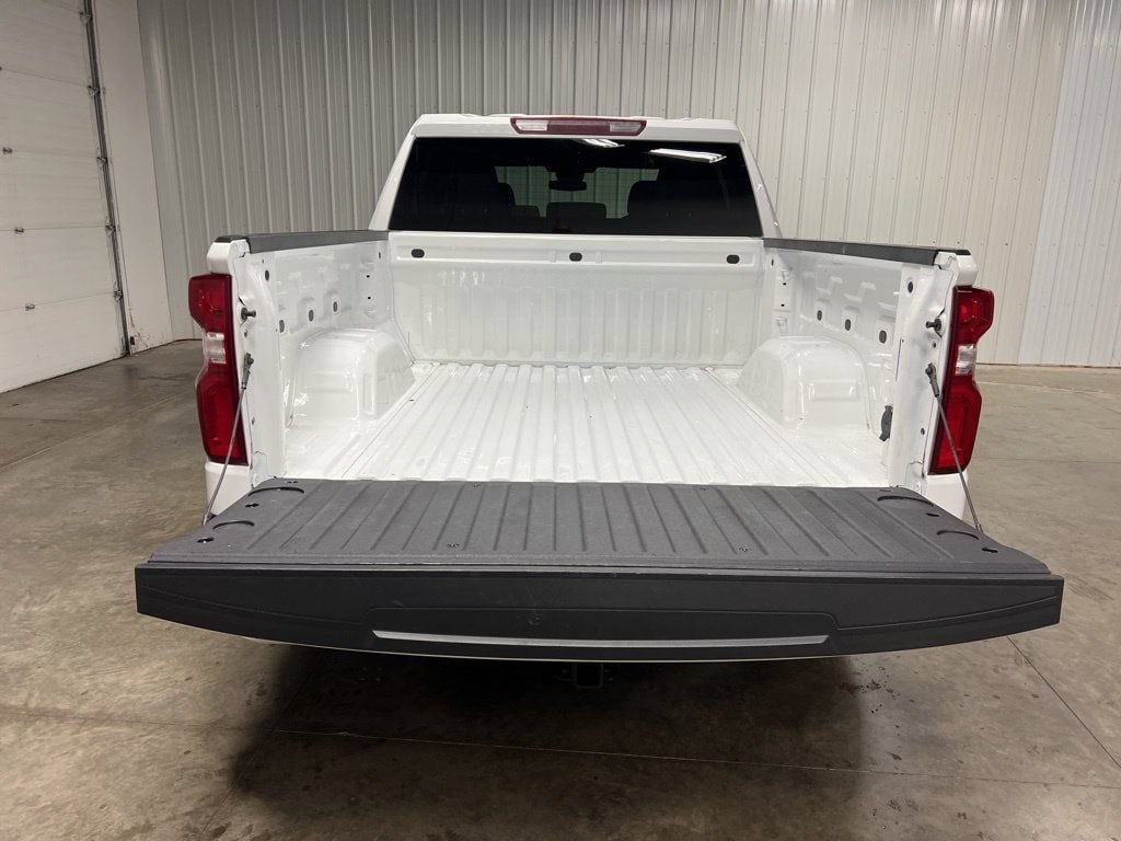 2023 Chevrolet Silverado 1500 RST - Photo 7