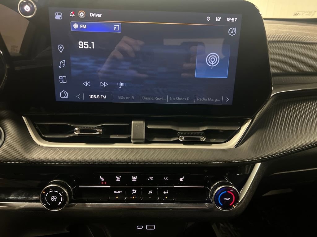 2025 Chevrolet Equinox LT - Photo 23