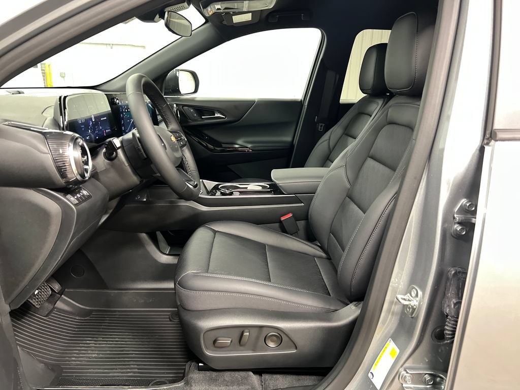 2027 Chevrolet Equinox LT - Photo 23