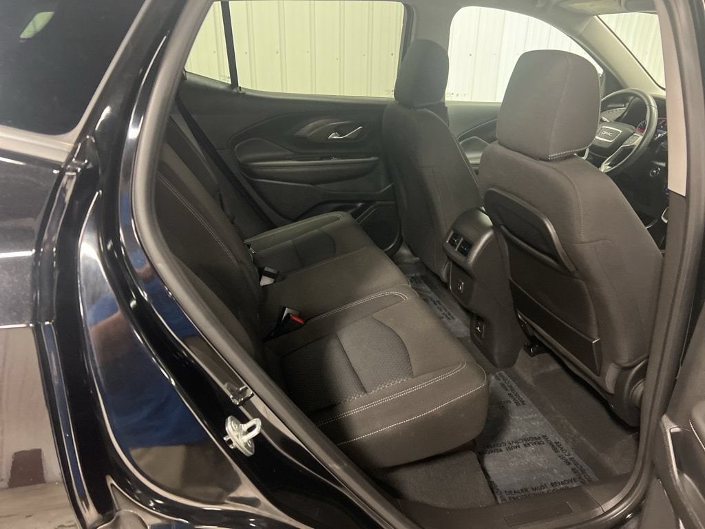 2023 GMC Terrain SLE - Photo 11