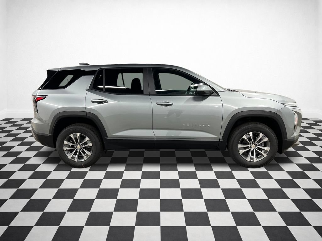 2027 Chevrolet Equinox LT - Photo 11