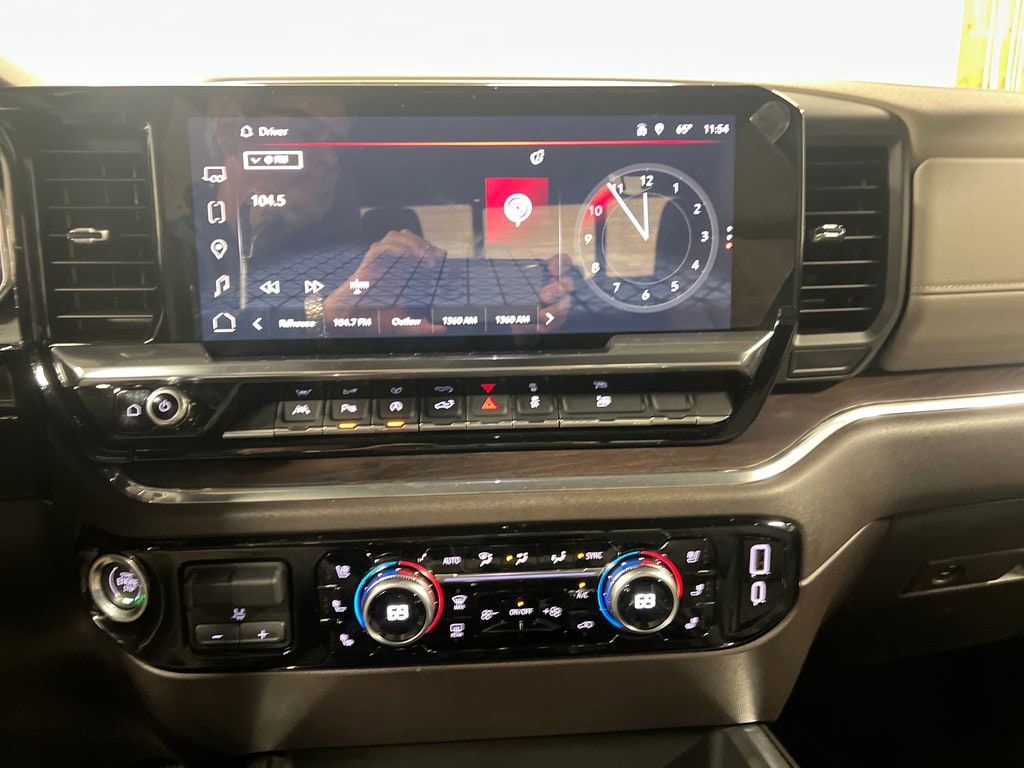 2024 GMC Sierra 1500 SLT - Photo 22