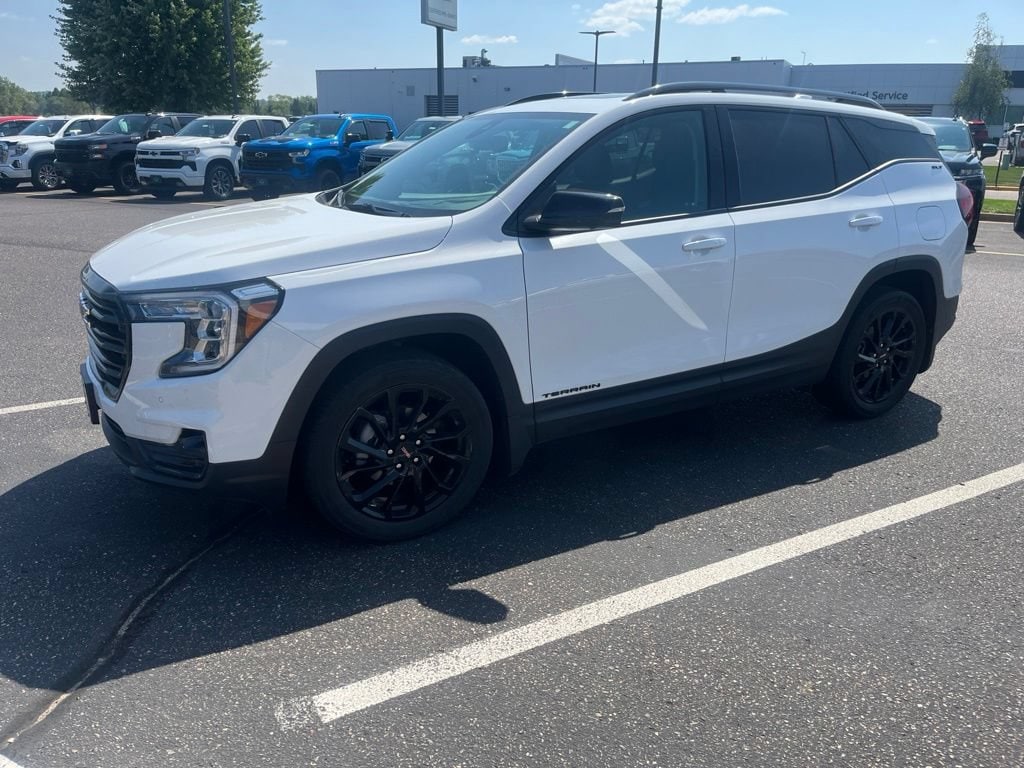 Used 2024 GMC Terrain SLT SUV