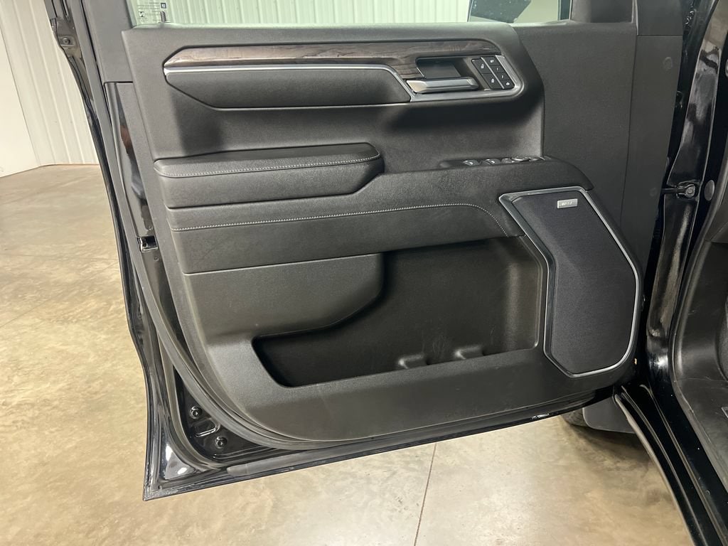 2023 Chevrolet Silverado 1500 LTZ - Photo 15