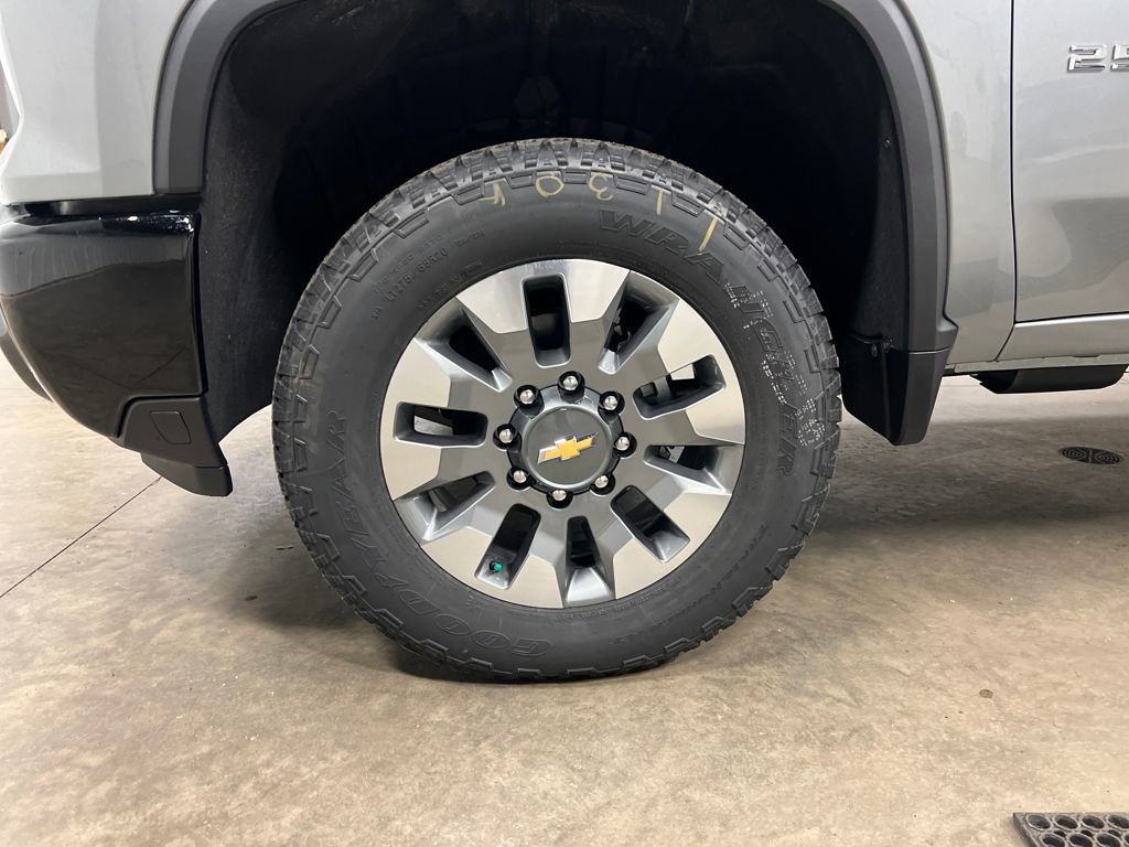 2026 Chevrolet Silverado 2500 HD Custom - Photo 9