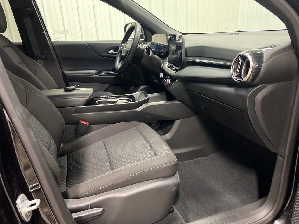 2025 Chevrolet Equinox LT - Photo 8