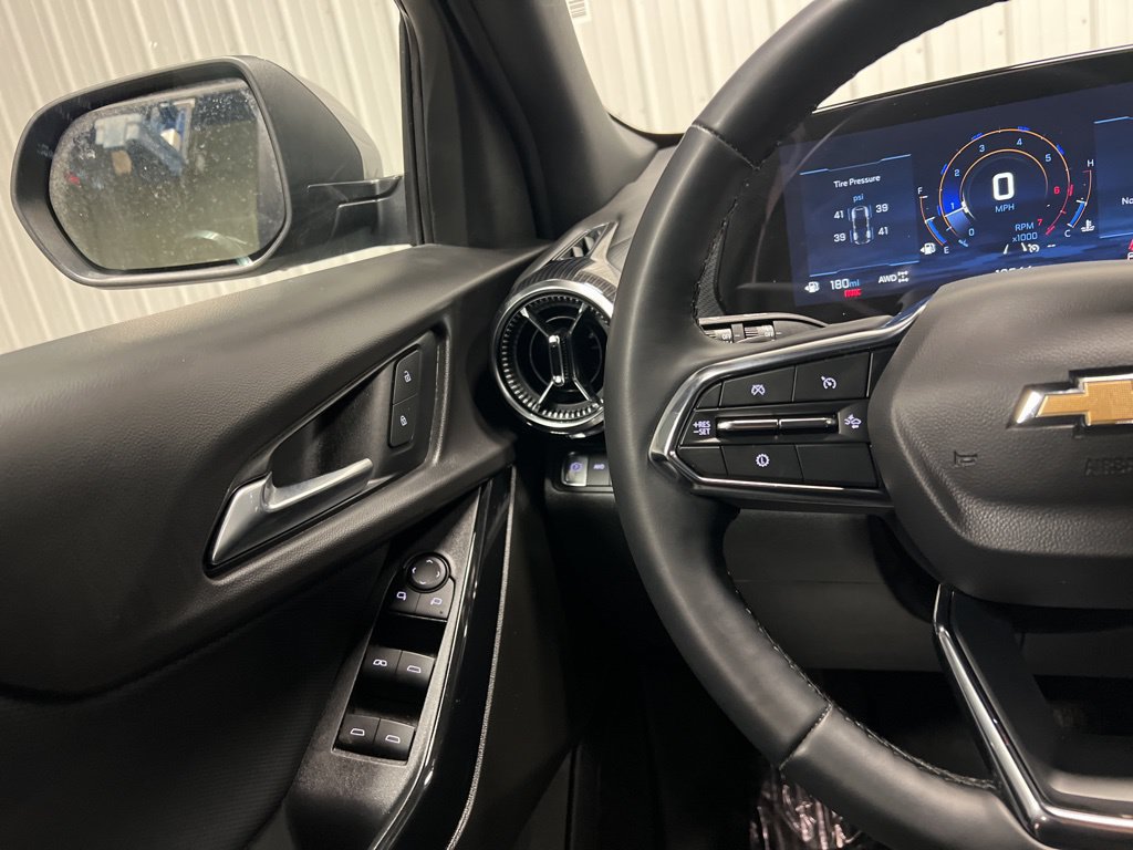 2025 Chevrolet Equinox LT - Photo 13
