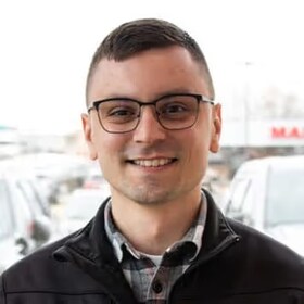 Staff member SAM ROBERTSON from ID_704fed