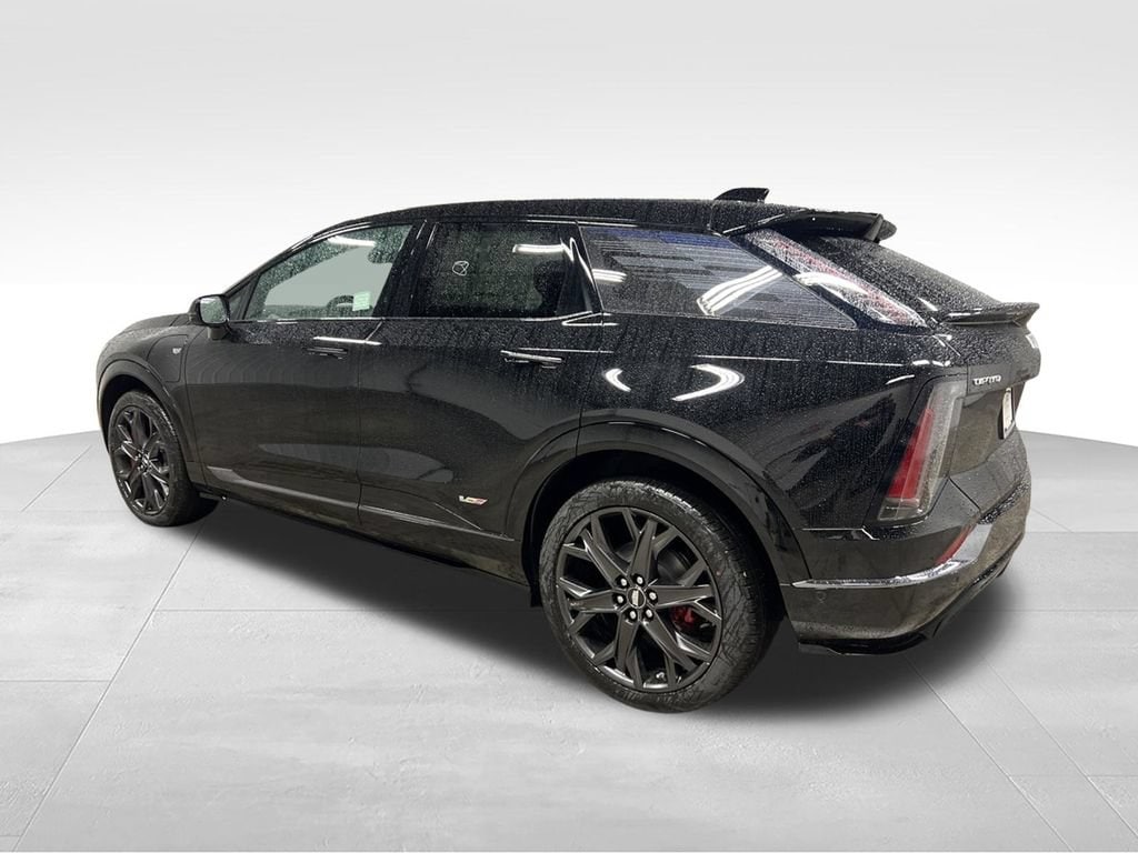 2026 Cadillac OPTIQ V-Series - Photo 6