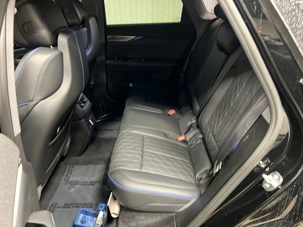 2026 Cadillac OPTIQ V-Series - Photo 13