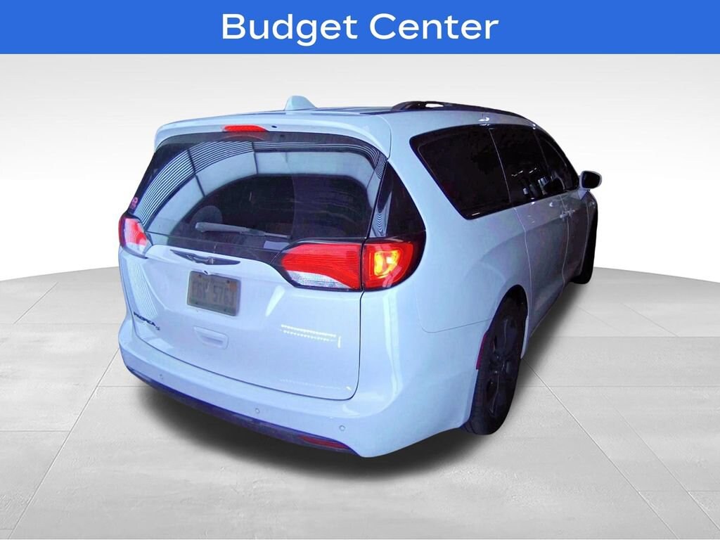 Used 2018 Chrysler Pacifica Touring L Minivan