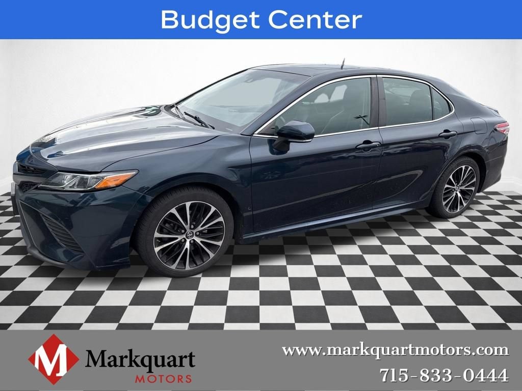 Used 2018 Toyota Camry SE Sedan