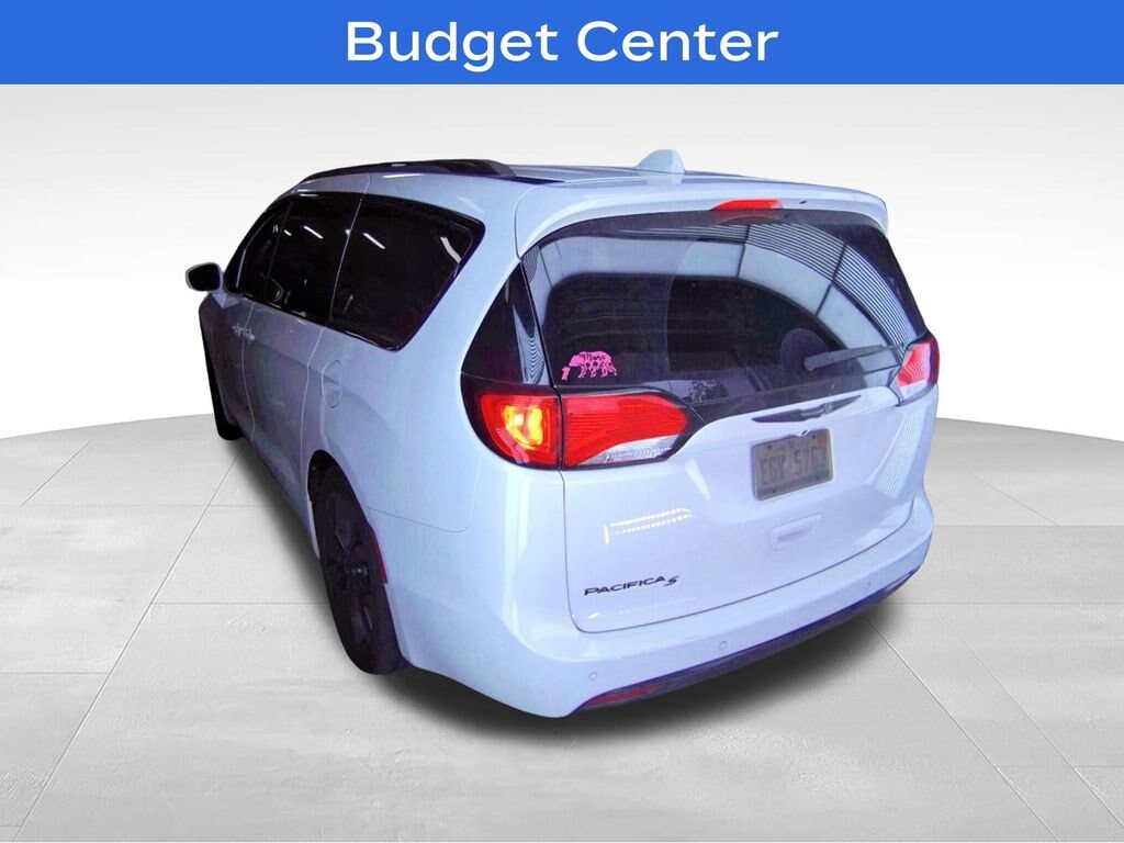 Used 2018 Chrysler Pacifica Touring L Minivan