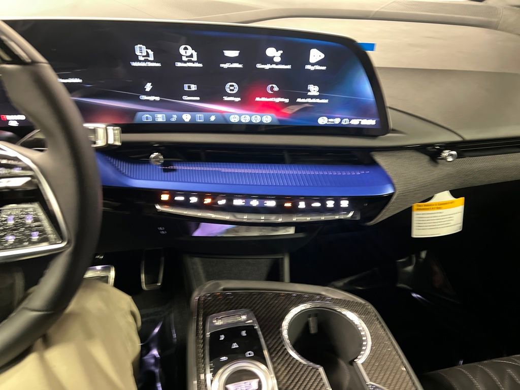 2026 Cadillac OPTIQ V-Series - Photo 22