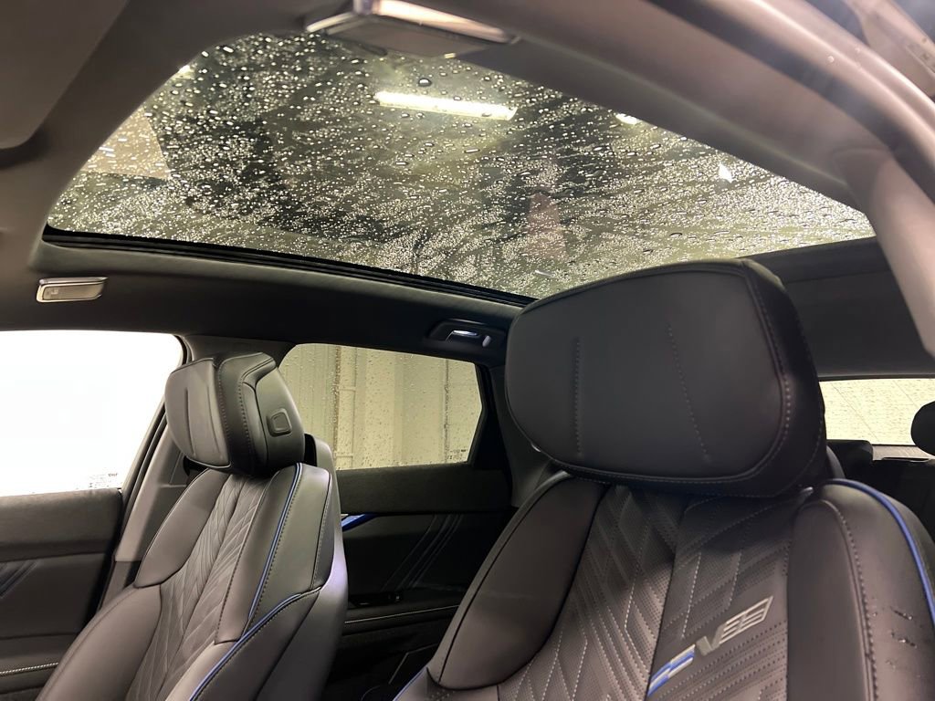 2026 Cadillac OPTIQ V-Series - Photo 27
