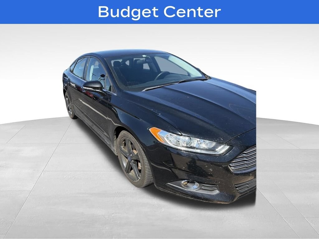 Used 2016 Ford Fusion SE Sedan