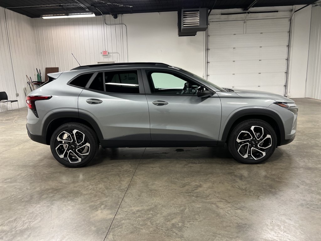Used 2025 Chevrolet Trax 2RS SUV