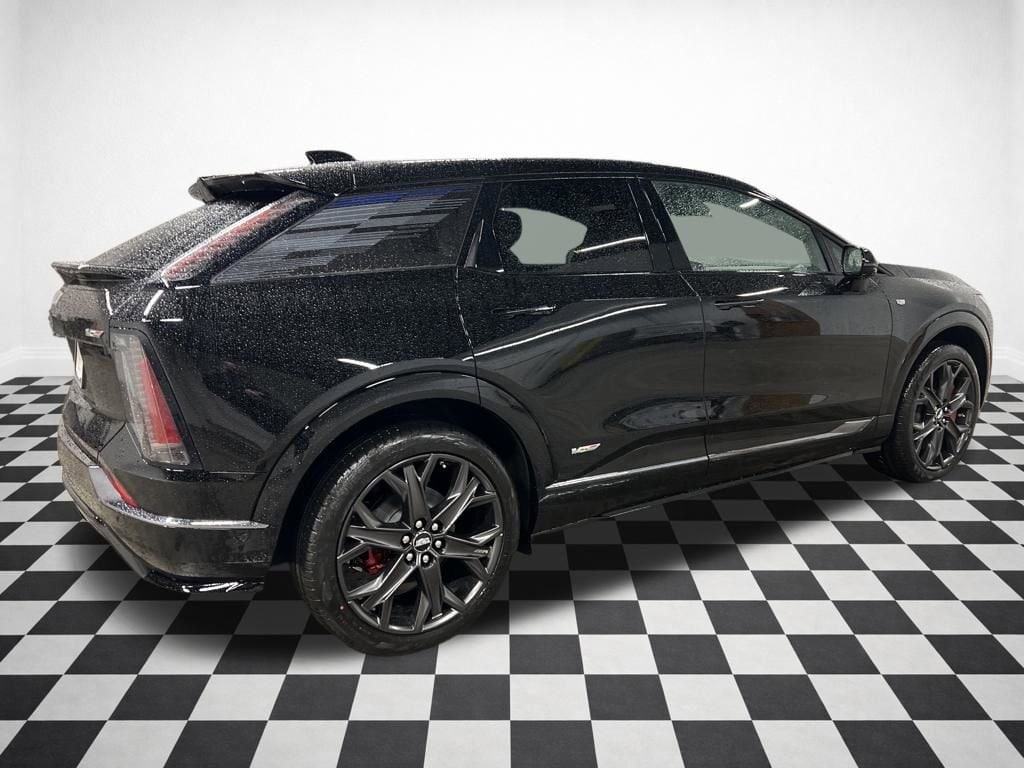 2026 Cadillac OPTIQ V-Series - Photo 8