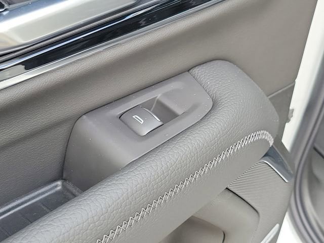 2026 GMC Yukon XL Denali - Photo 15