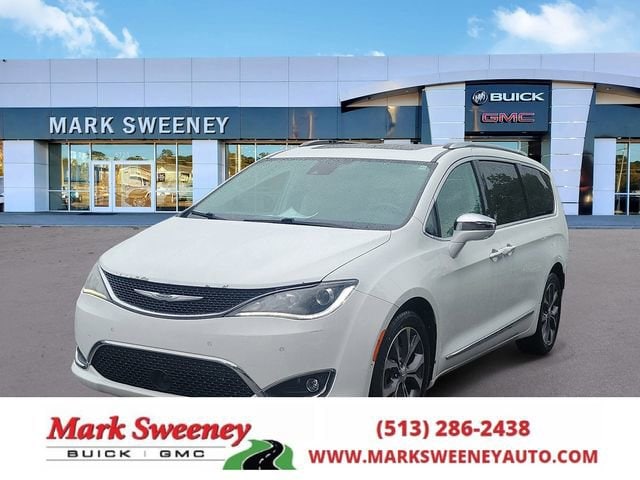 2017 Chrysler Pacifica Limited's photo