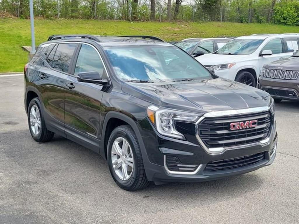 Used 2022 GMC Terrain SLE SUV