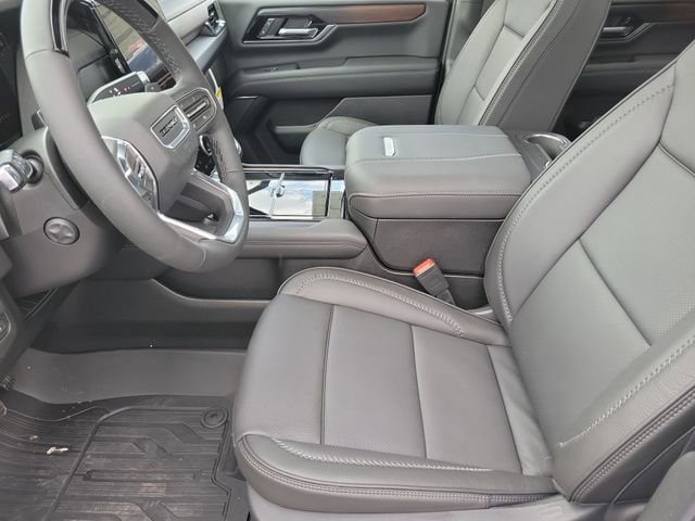 2026 GMC Yukon XL Denali - Photo 16