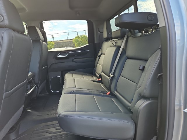 2026 GMC Sierra 1500 SLT - Photo 10