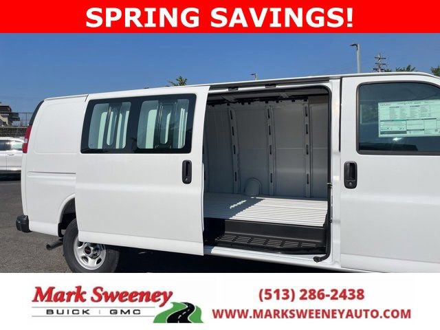 2025 GMC Savana Cargo Work Van - Photo 10