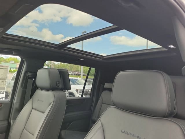 2026 GMC Yukon XL Denali - Photo 31