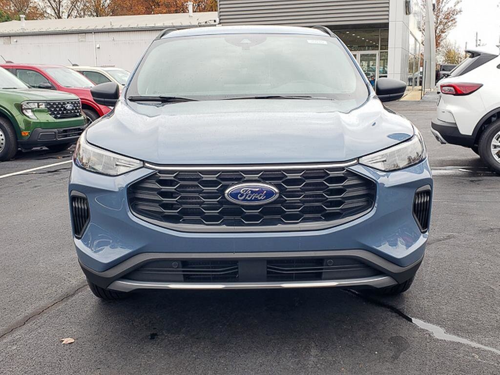 2026 Ford Escape ST-Line photo 2