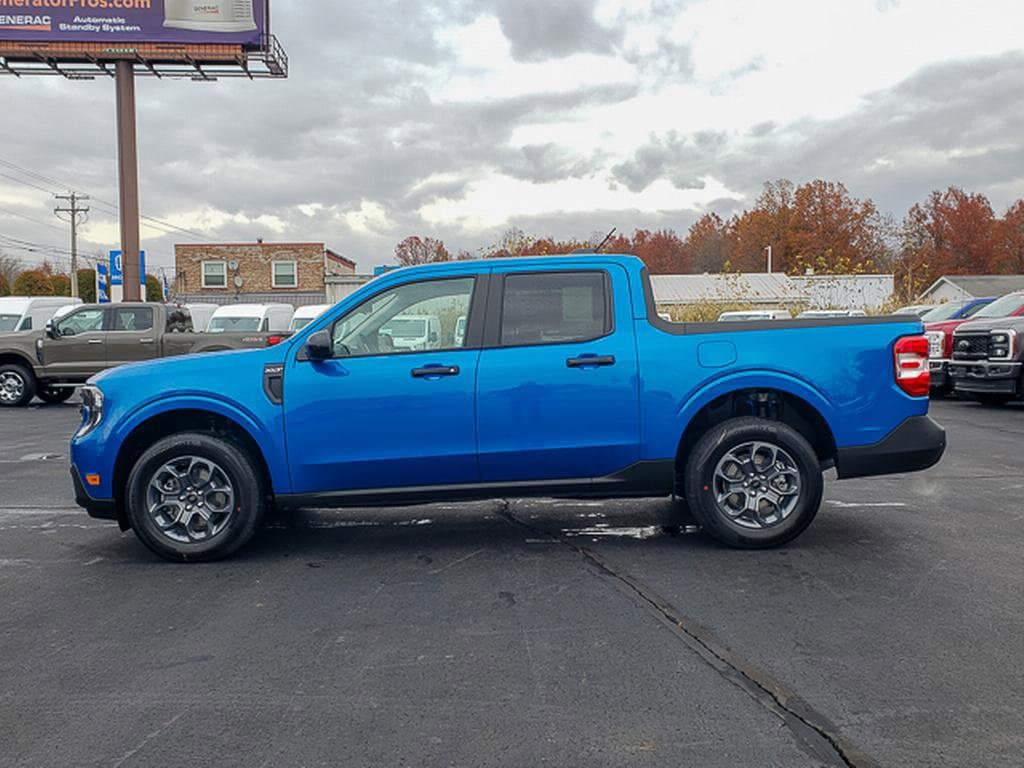 New 2025 Ford Maverick Hybrid XLT TRUCK