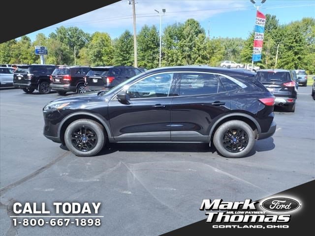 Used 2022 Ford Escape SE with VIN 1FMCU9G61NUA41698 for sale in Cortland, OH