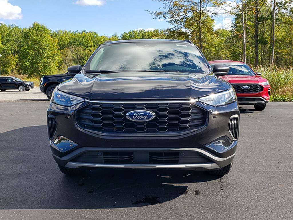 2026 Ford Escape ST-Line photo 2