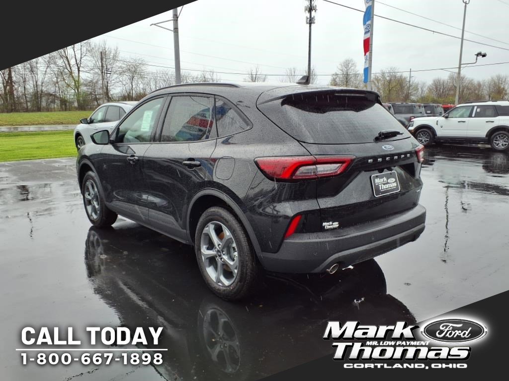 2025 Ford Escape ST-Line photo 3