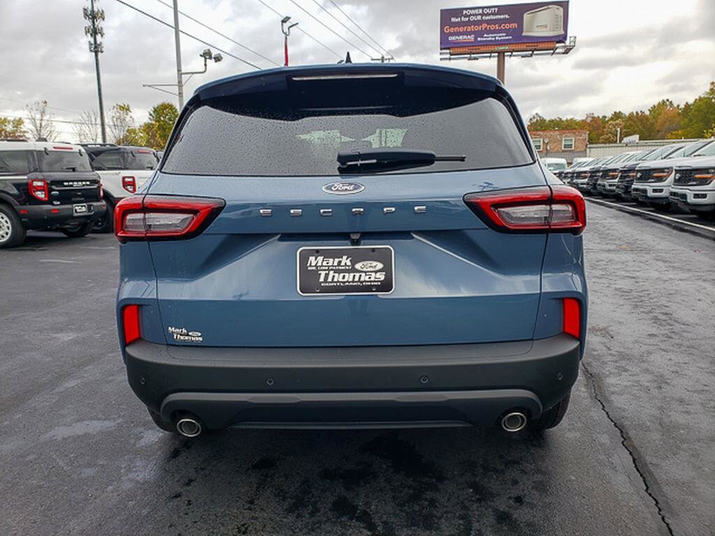 2026 Ford Escape ST-Line photo 4