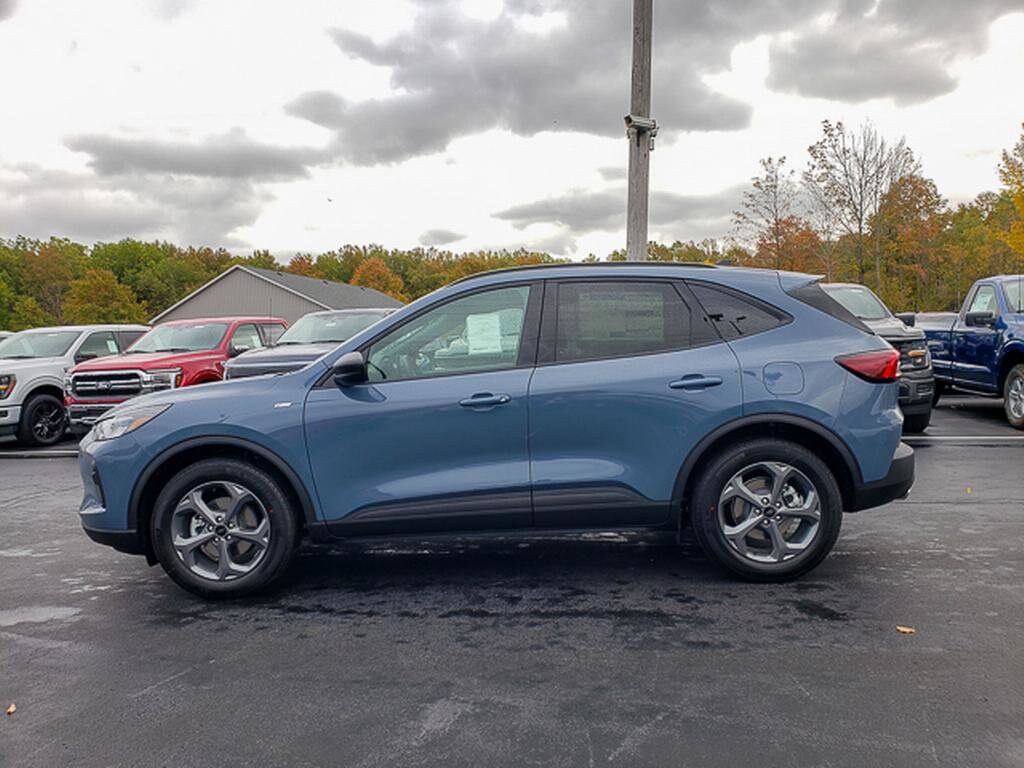 2026 Ford Escape ST-Line photo 3