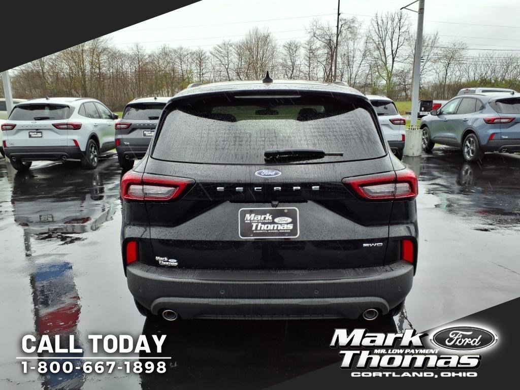 2025 Ford Escape ST-Line photo 4
